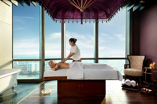 Dẫn mẹ đi làm đẹp
